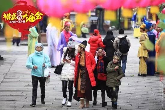 横店过年剧组，年味与影视文化的交融