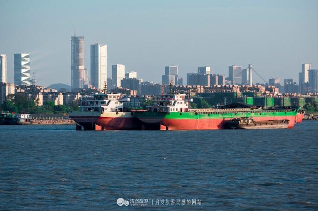 武汉长江海事局官网，引领海事服务，保障长江黄金水道安全