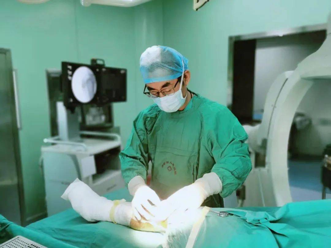 重医儿童医院骨科专家——守护儿童骨骼健康的守护者