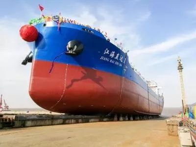 海船入长江，历史变迁与现代航程的交织