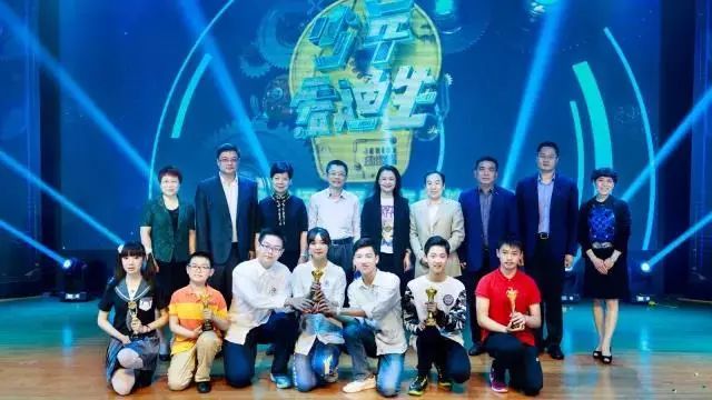 小小剧组，梦想与热情的舞台