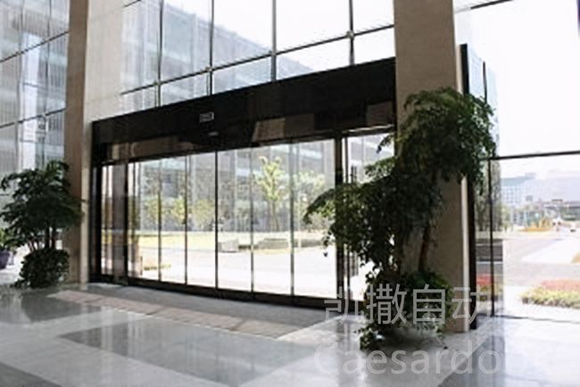 海口，自动玻璃门的普及与发展