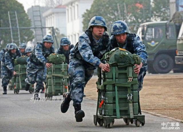 伞兵训练强度解析
