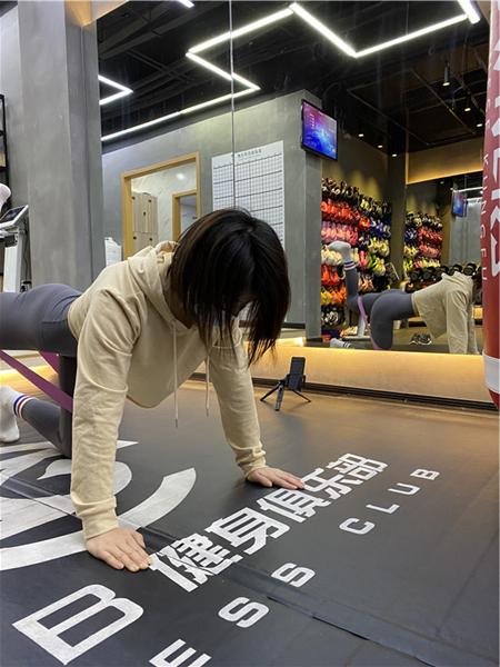 健身房与工作室，运动场所选择的深度探讨