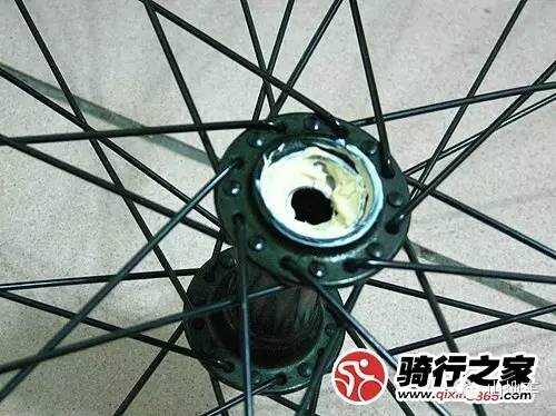 山地车前轮拆解图解，深入了解与保养你的山地车