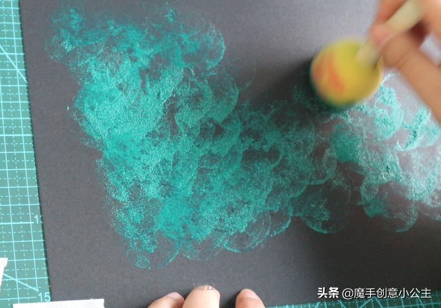 大班美术教案，多变的颜色探索